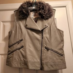 Route 66 gray vest with removable fur collar
